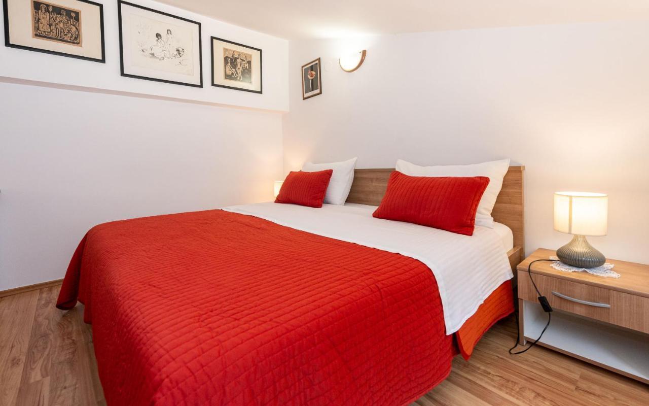 Apartment House Mitic *