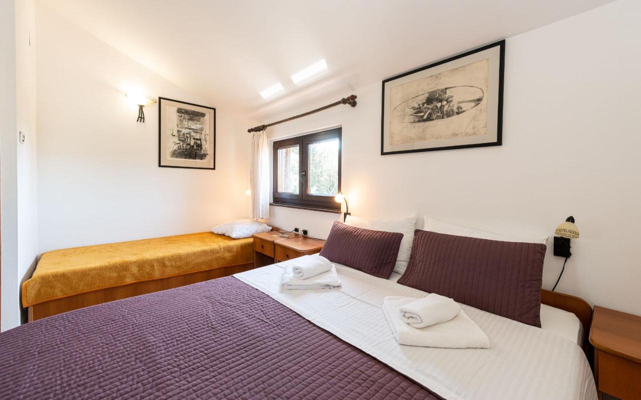 Apartment House Mitic *