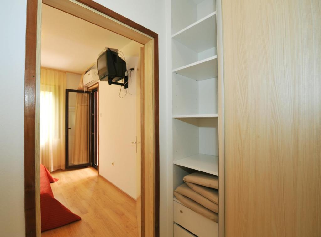 Apartment House Mitic